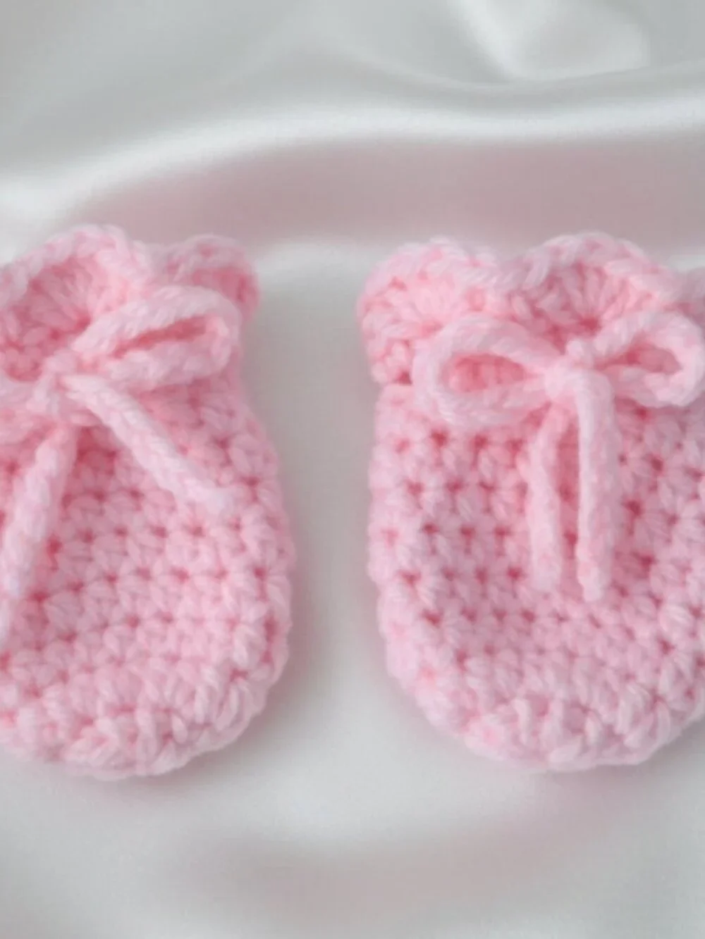 Crochet baby mittens, newborn scratch mittens, pink mittens, winter mittens